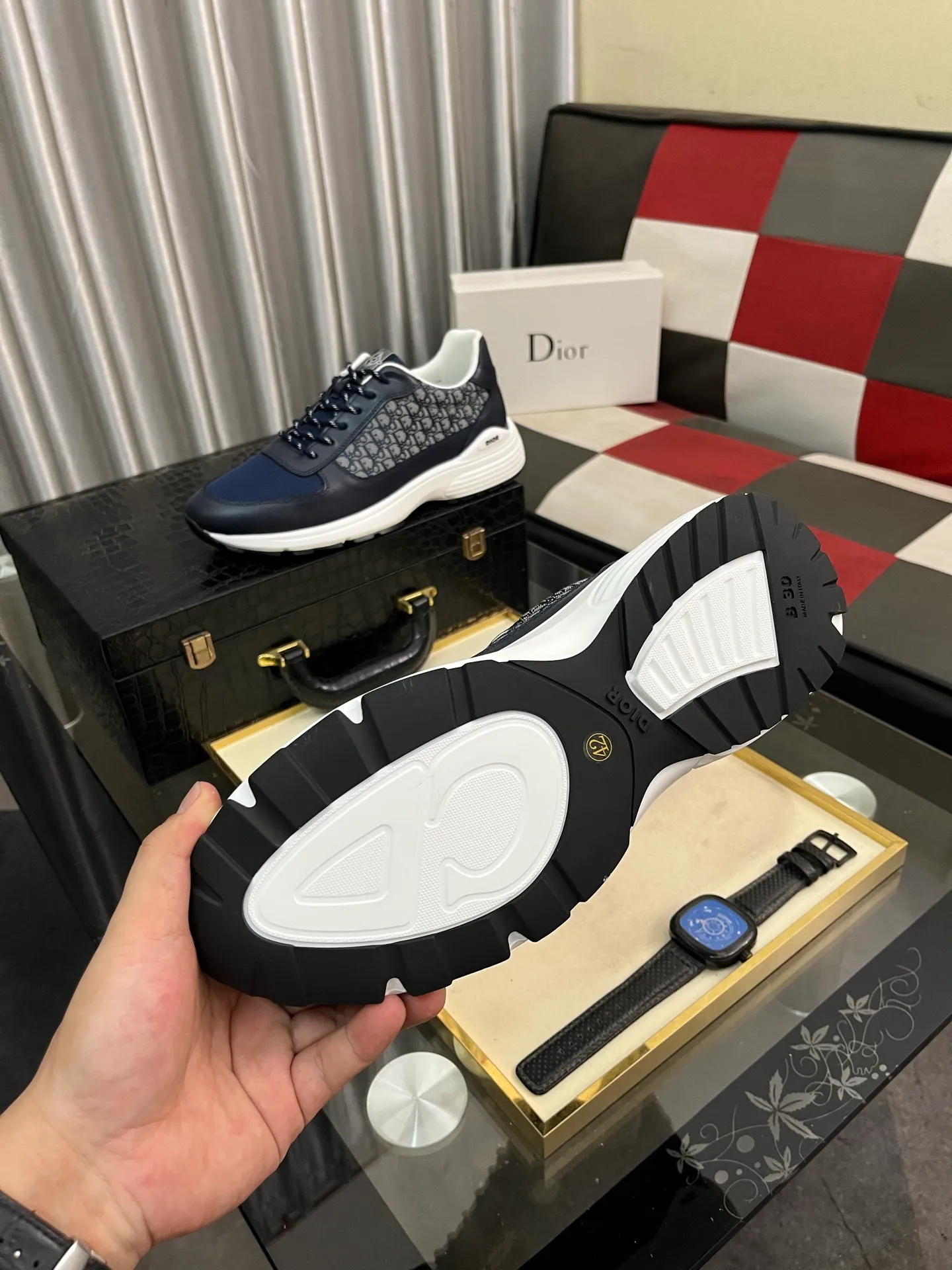 Men's shoes 💰440⌚️⌚️[Dior] The toe is designed to be a bit wider, and the upper foot comfort is perfect. The threads are beautiful, and it fits the pants perfectly. Decorated with various classic details, it is an ideal choice for daily styling. It can be matched with various casual items to create exquisite looks. Fabric: First-layer cowhide/lining sheepskin TPU original outsole Size: 38-444️⃣Colors available
